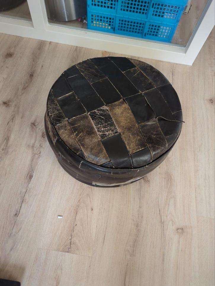 Vintage leren poef, Huis en Inrichting, Banken | Voetenbanken en Poefen, Gebruikt, Minder dan 50 cm, Minder dan 50 cm, Rond, Leer