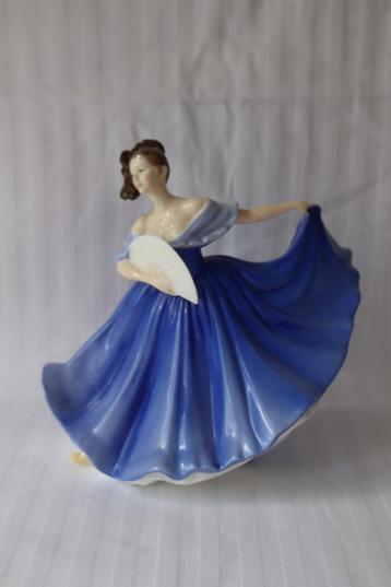 Vintage Royal Doulton Elaine lady figurine 1979 beschikbaar voor biedingen