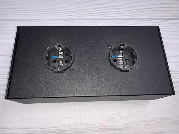 Hydra Ultimate2EU Network distributor and filter, Audio, Tv en Foto, Audiokabels en Televisiekabels, Zo goed als nieuw, Overige kabels