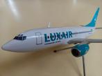 Lupa Models 1:100 Boeing 737-700 on metal stand., Verzamelen, Luchtvaart en Vliegtuigspotten, Ophalen, Zo goed als nieuw, Schaalmodel