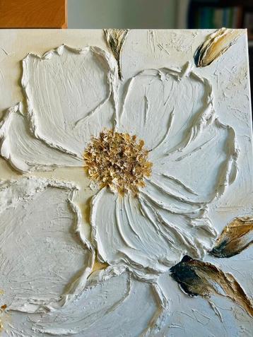 Prachtig Reliefschilderij met Bloemen beschikbaar voor biedingen