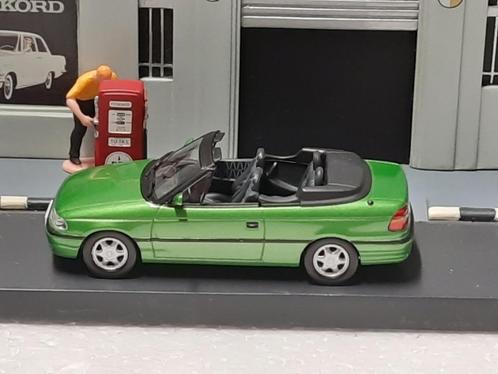 Opel Astra F Cabriolet.  Model in nieuwstaat Model wordt gel, Hobby en Vrije tijd, Modelauto's | 1:43, Nieuw, Auto, Ophalen