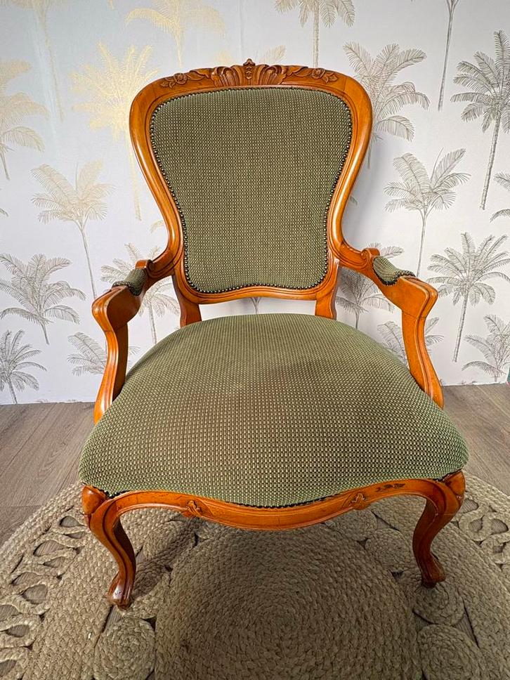 Franse Rococo stijl Fauteuil, opnieuw gestoffeerd, Antiek en Kunst, Antiek | Meubels | Stoelen en Banken, Ophalen
