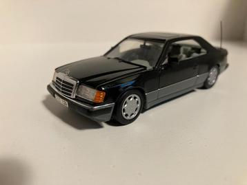 Mercedes 320CE Coupe 1990 (w124)  1/43 Minichamps beschikbaar voor biedingen