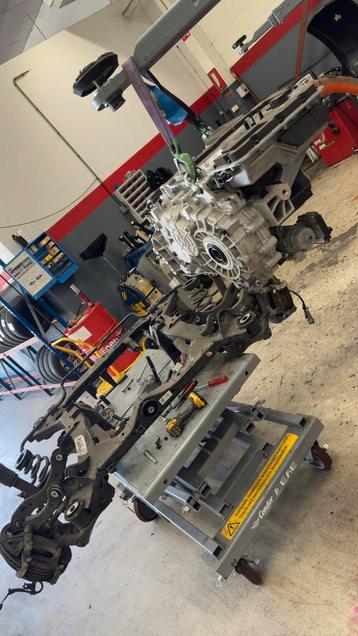 Automonteur aangeboden beschikbaar voor biedingen