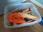Houten Treinbaan met Treintjes en Locomotief, Ophalen of Verzenden, Gebruikt, Jongen of Meisje