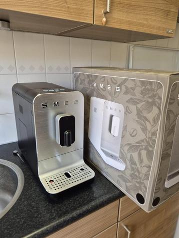 Smeg BCC01BLMEU volautomatische espressomachine beschikbaar voor biedingen