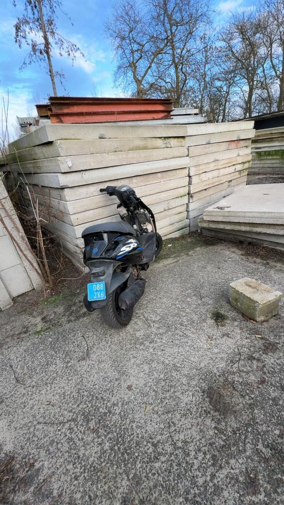 Zip 180 cc zonder 123, Fietsen en Brommers, Scooters | Piaggio, Zo goed als nieuw, Zip, Tweetakt, Ophalen