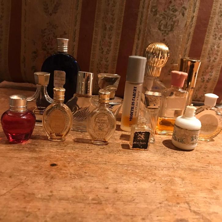 Parfumflesjes lege en volle, Verzamelen, Parfumverzamelingen, Zo goed als nieuw, Parfumfles, Gevuld, Ophalen of Verzenden
