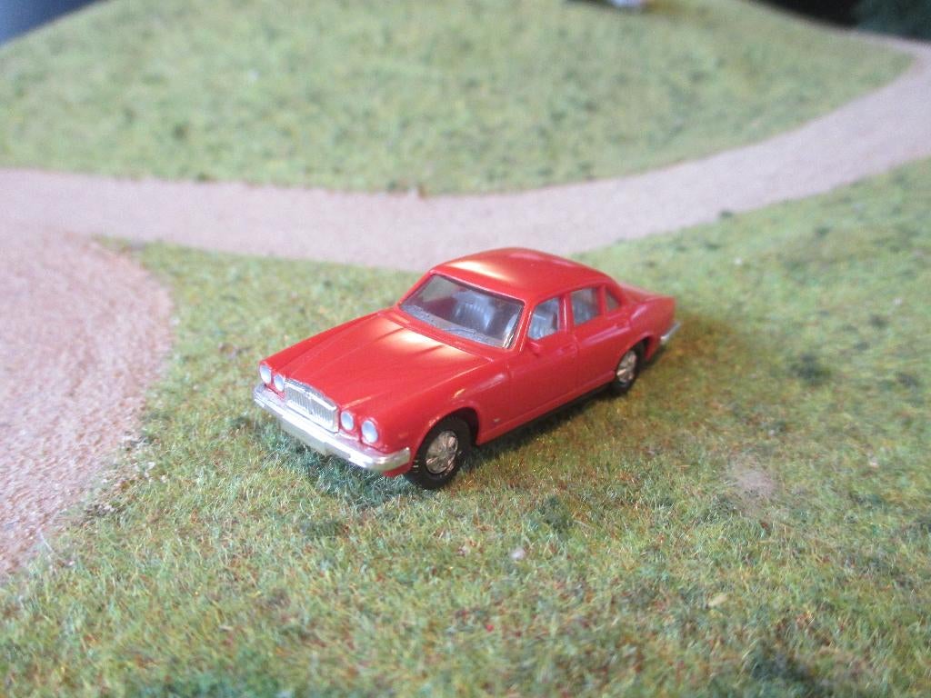 Jaguar XJ6 / XJ12 - Herpa Signal red, Ophalen of Verzenden, Gebruikt, Auto, Herpa