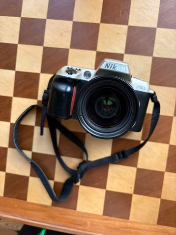 Nikon F60 analoge spiegelreflexcamera met lens beschikbaar voor biedingen