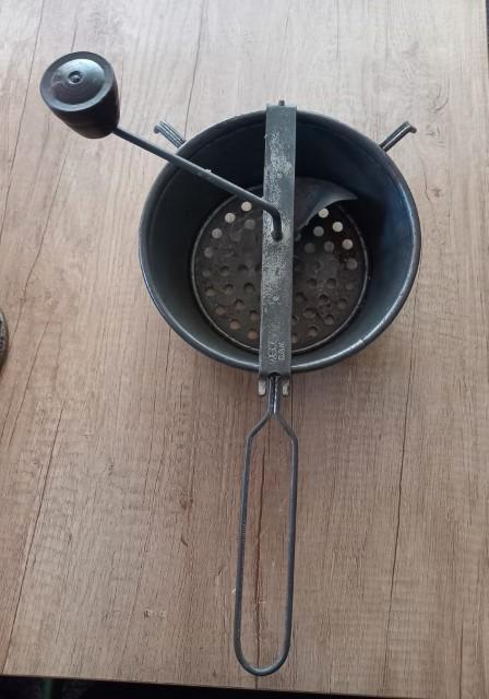* Vintage pureemolen, passeerzeef, roerzeef WECO *, Antiek en Kunst, Antiek | Keukenbenodigdheden, Ophalen of Verzenden