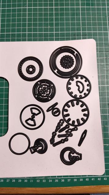 Stansset Klok Tandwielen Steam Punk beschikbaar voor biedingen