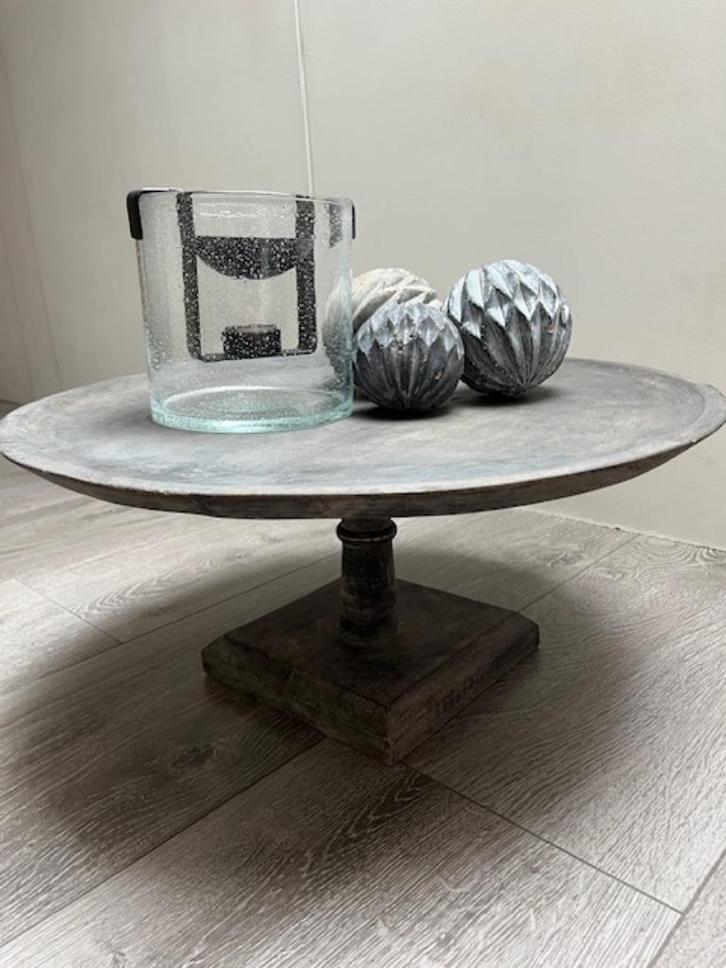 Plateau Hout XL op voet Ø50 grey-brown finish Landelijk, Huis en Inrichting, Woonaccessoires | Etagères, Nieuw, Ophalen of Verzenden