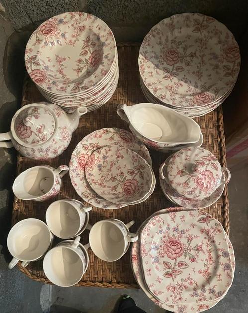 Vintage servies Johnson Brothers Rose Chintz, Antiek en Kunst, Antiek | Servies compleet, Ophalen