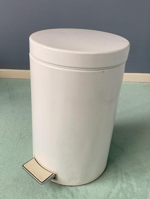 Pedaalemmer wit 40 cm hoog, Huis en Inrichting, Woonaccessoires | Prullenbakken, Gebruikt, Metaal, Minder dan 50 cm, 10 tot 20 liter