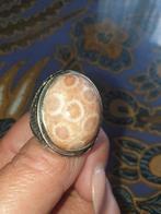 Ring maat 18 batu akik Teratai uit Indonesië, Sieraden, Tassen en Uiterlijk, Ringen, Ophalen of Verzenden, Zo goed als nieuw, 18 tot 19