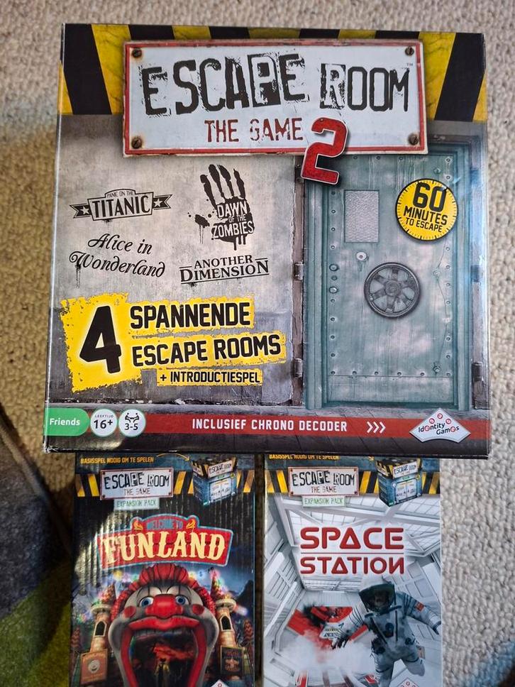Escape Room The Game 2 + 2 Extra Spellen, Hobby en Vrije tijd, Gezelschapsspellen | Bordspellen, Zo goed als nieuw, Drie of vier spelers
