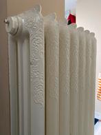 Antieke bewerkte Franse radiator op pootjes, Doe-het-zelf en Verbouw, Verwarming en Radiatoren, 60 tot 150 cm, 800 watt of meer