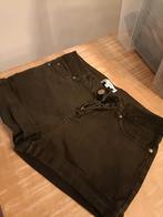 Korte spijkerbroek maat 32, Kleding | Dames, Ophalen, Zo goed als nieuw, Zwart, W27 (confectie 34) of kleiner