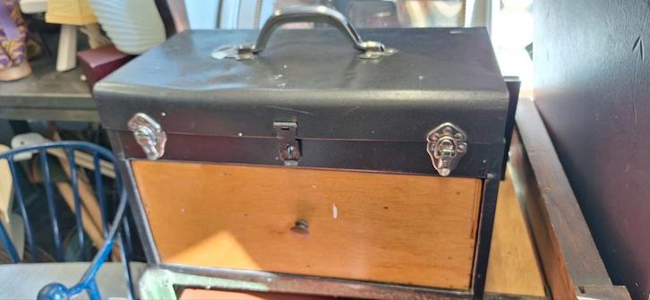 Oude Gereedschapskist met lade, Antiek en Kunst, Antiek | Overige Antiek, Ophalen of Verzenden