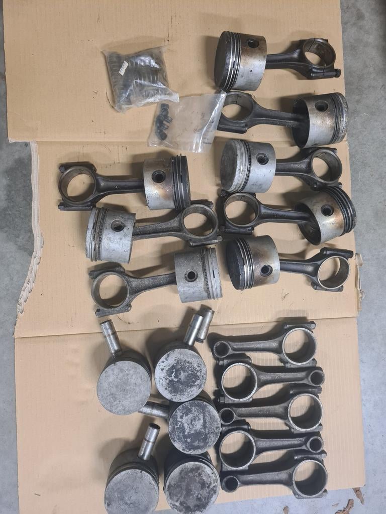 Motoronderdelen: zuigers, drijfstangen VOLVO B20 en/of B18, Ophalen, Gebruikt, Volvo