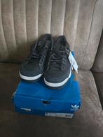 Gloednieuwe Adidas Schoenen - Maat 43.5, Ophalen of Verzenden, Nieuw, Schoenen