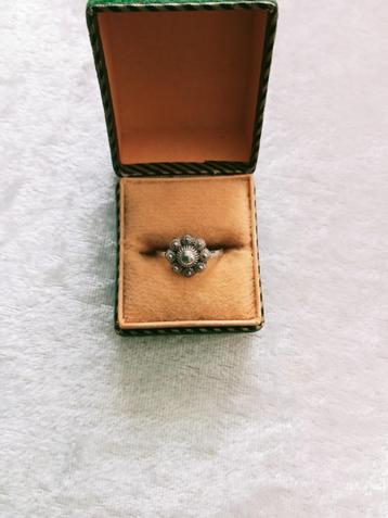 Mooie Kleine Fijne Zilveren Ring - Zeeuwse Knoop - maat 15,5 beschikbaar voor biedingen