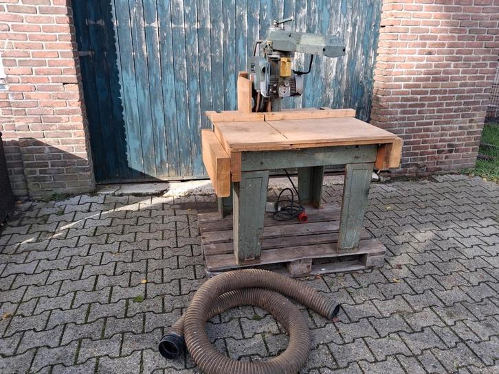 DeWalt trekzaag – goed werkend – 380V of 220V, Doe-het-zelf en Verbouw, Gereedschap | Zaagmachines, Gebruikt, Afkortzaag, 1200 watt of meer