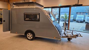 Mooie Kip Shelter Plus