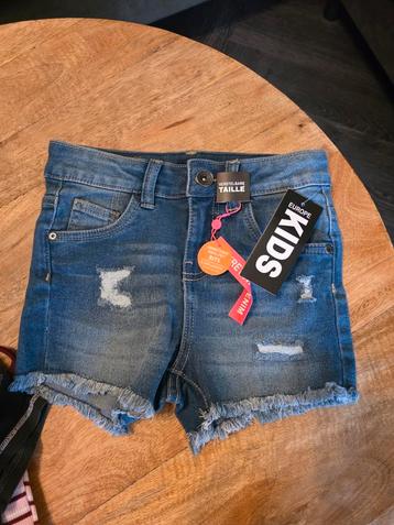 Nieuwe meiden kleding  beschikbaar voor biedingen