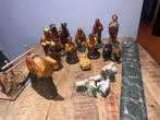 Oude kerstal beeldjes kerst vintsge gips met decoratie, Diversen, Kerst, Ophalen of Verzenden, Zo goed als nieuw
