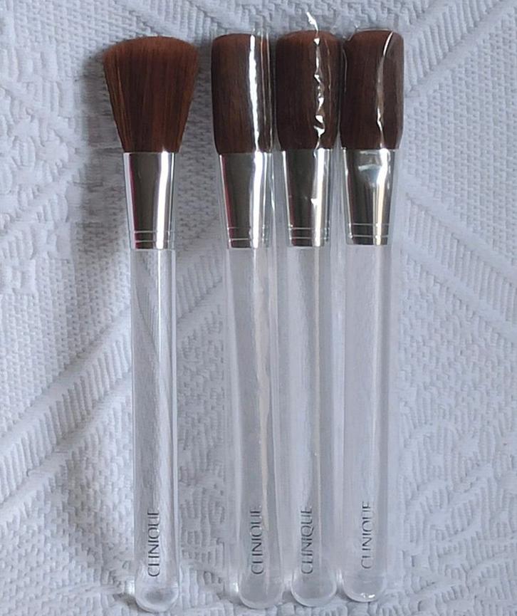 Clinique Blushing Blush Kwast, Sieraden, Tassen en Uiterlijk, Uiterlijk | Cosmetica en Make-up, Nieuw, Toebehoren, Gehele gezicht
