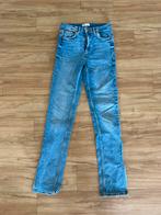 Lichtblauwe jeans van Zara met split aan de pijpen, Ophalen of Verzenden, Zo goed als nieuw, Blauw, W28 - W29 (confectie 36)