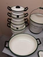 Vintage SUPER KAT emaille pannenset in zeer goede staat., ., Pannenset, Ophalen of Verzenden, Zo goed als nieuw