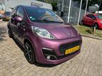 Peugeot 107 1.0 Sportium style, 5 deurs, airco, elec pakket, Voorwielaandrijving, Stof, Gebruikt, Zwart