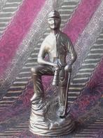 Mooi oud beeldje uit Engeland van een mijnwerker 22,5 cm., Antiek en Kunst, Ophalen of Verzenden, Koper