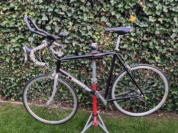 Goossens racefiets zwart beschikbaar voor biedingen