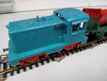 HO goederentrein Locomotief = 4 kiep wagons. beschikbaar voor biedingen