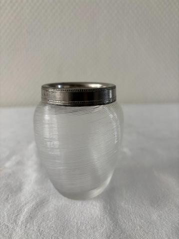 Fries draadglas lepelvaasje met metalen rand. beschikbaar voor biedingen