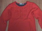 DOERAK mooi rood shirt met roeseltjes bij hals maat 140, Gebruikt, Meisje, DOERAK, Ophalen of Verzenden