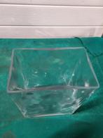 vaas vierkant dik glas, Huis en Inrichting, Woonaccessoires | Vazen, Ophalen of Verzenden, 'T Olde Gre-j, Info@toldegrej.nl, Endepoelstraat 20f Didam
