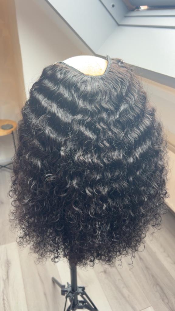 Burmese u-part curly wig, Sieraden, Tassen en Uiterlijk, Uiterlijk | Haarverzorging, Nieuw, Pruik of Haarverlenging, Ophalen of Verzenden