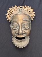 Groot Afrikaans bronzen masker met kroon, Antiek en Kunst, Ophalen of Verzenden