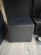 Zwarte poef met kleine beschadiging - 46x46x46 cm, Ophalen, Minder dan 50 cm, Gebruikt, Vierkant