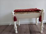 Sierlijk bankje met prachtig kussen, Antiek en Kunst, Antiek | Meubels | Stoelen en Banken, Ophalen