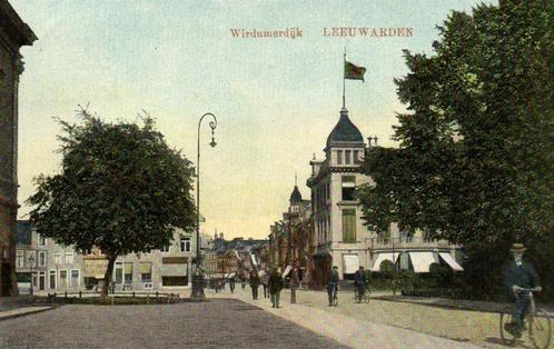 Wirdumerdijk, Leeuwarden - volk fiets - 1927 gelopen, Verzamelen, Ansichtkaarten | Nederland, Gelopen, Friesland, 1920 tot 1940