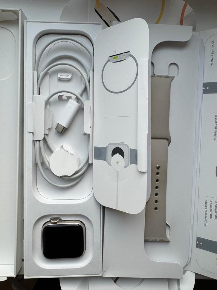 Apple Watch SE 2e gen 40mm Starlight - Weinig gebruikt, Sieraden, Tassen en Uiterlijk, Smartwatches, Zo goed als nieuw, iOS, Ophalen of Verzenden