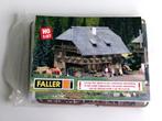 Faller H0 367 Zwarte Woud Boerderij Bouwpakket (NIEUW), Hobby en Vrije tijd, Modeltreinen | H0, Ophalen of Verzenden, Nieuw, Brug, Tunnel of Gebouw
