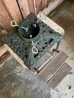 Twee gietijzeren kerstboom standaards, Ophalen, Gebruikt